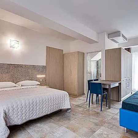 Hotel Belturismo *